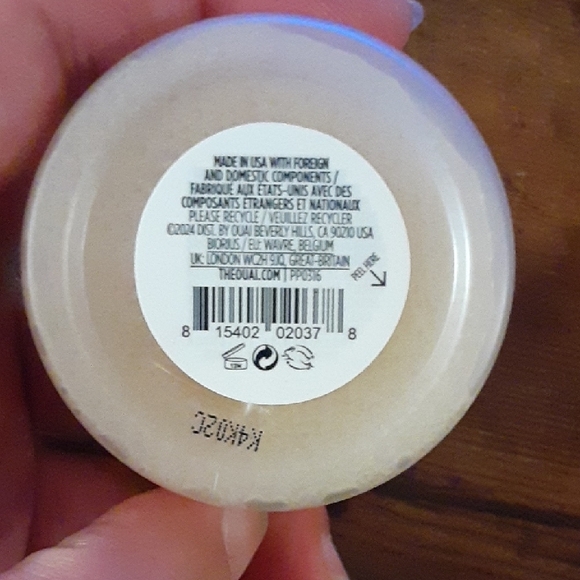 OUAI Scalp & Body Scrub in White and Tan - Picture 4 of 5